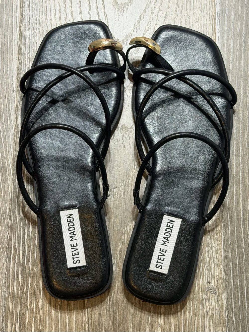 Steve Madden Black Strappy Toe-Ring Sandals Size 9 worn once